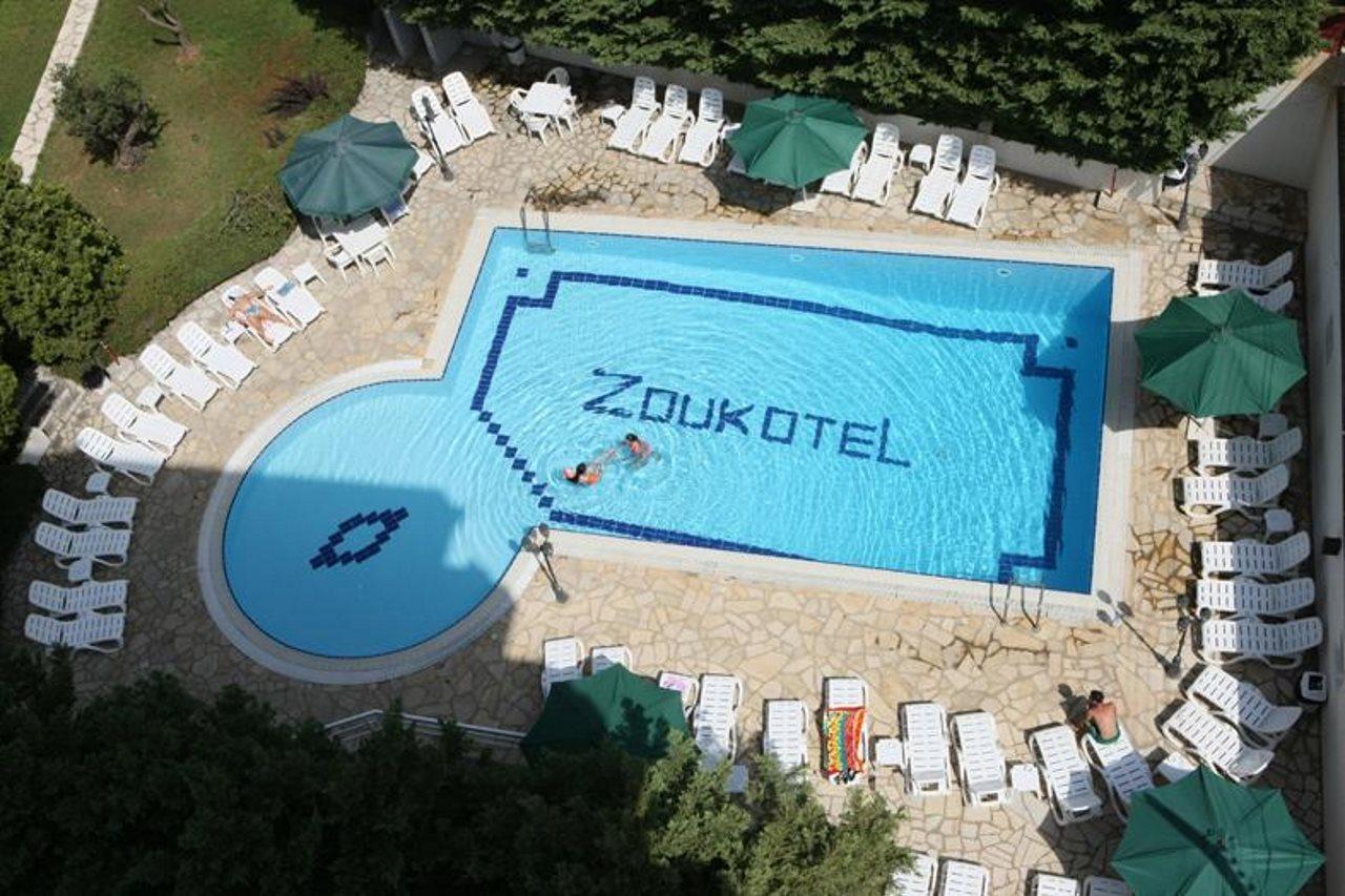 Zoukotel Hotel Jounieh Exteriör bild